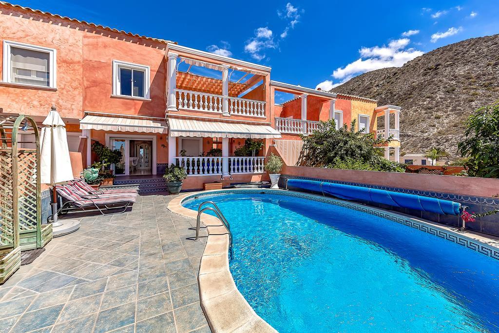 Villa In Los Cristianosロスクリスティアーノス エクステリア 写真