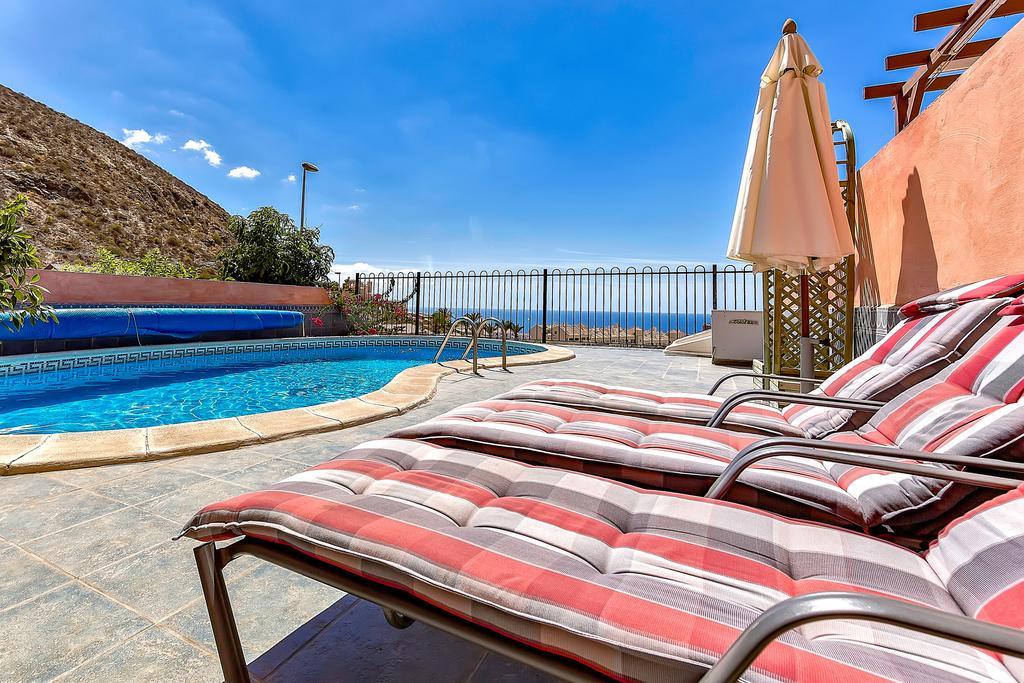 Villa In Los Cristianosロスクリスティアーノス エクステリア 写真